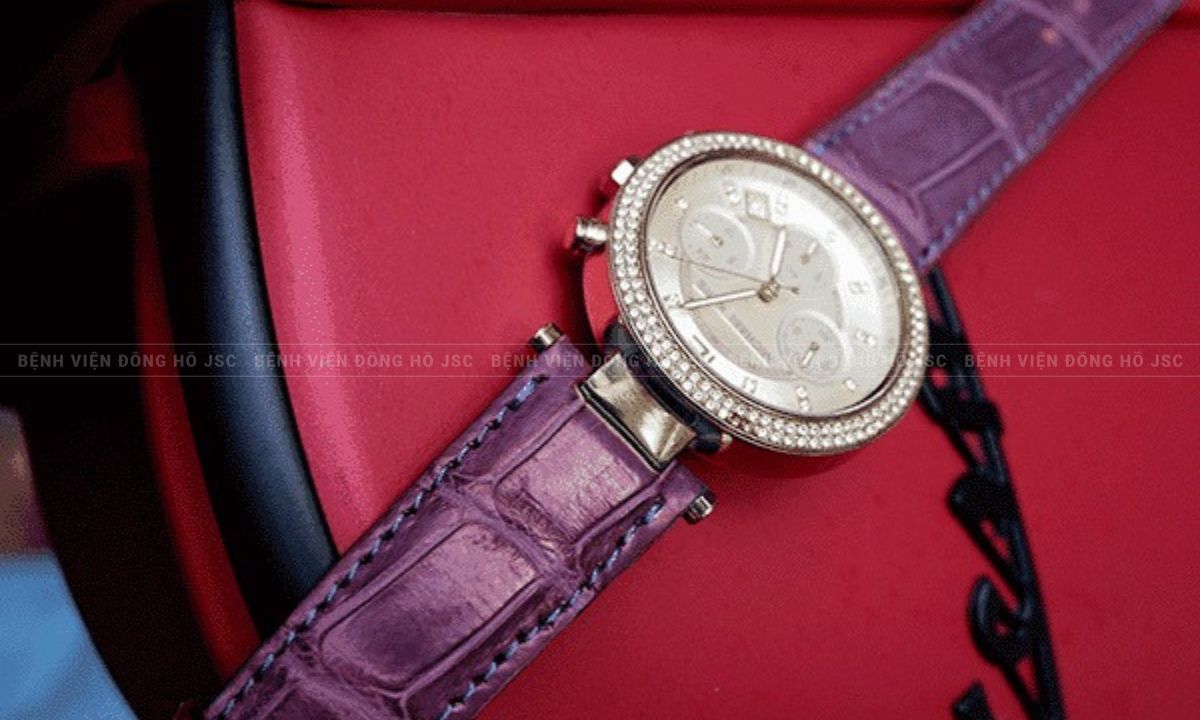 Hướng Dẫn Chi Tiết A-Z: Thay Dây Đồng Hồ Michael Kors Chuẩn Xác, Bền Đẹp
