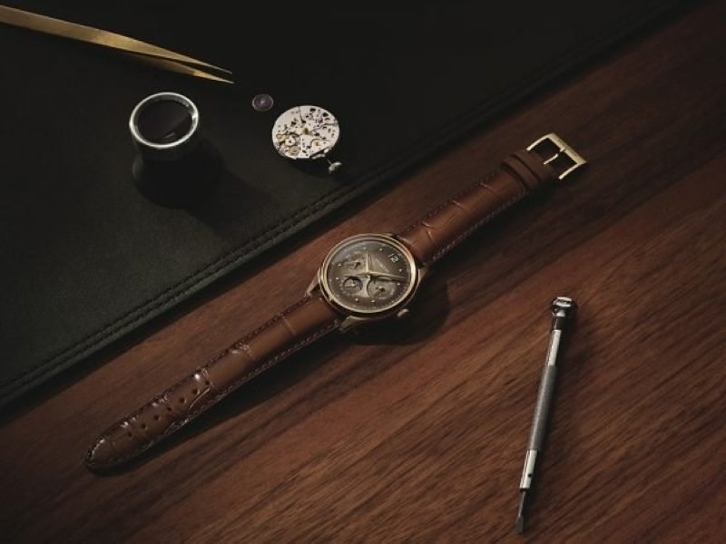 Dây đeo đồng hồ Montblanc của nước nào làm từ da cá sấu cao cấp
