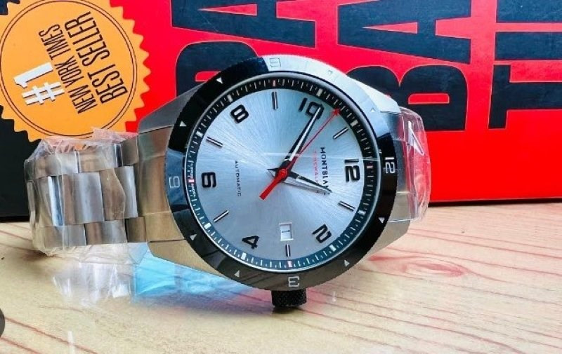 Phong cách thể thao và lịch lãm của Montblanc Timewalker