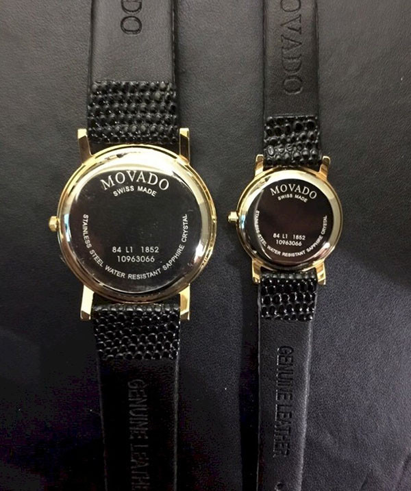 Kiểm tra mặt sau đồng hồ Movado Bold chính hãng để biết đồng hồ Movado Bold giá bao nhiêu có phù hợp không