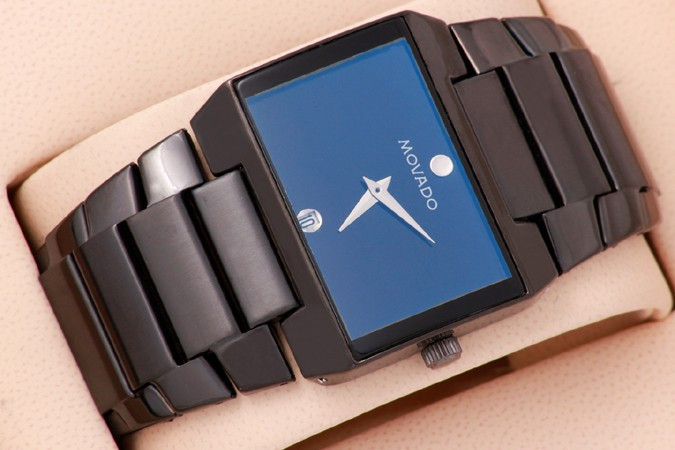 Nơi mua đồng hồ Movado mặt vuông chính hãng để đảm bảo chất lượng và giá cả.