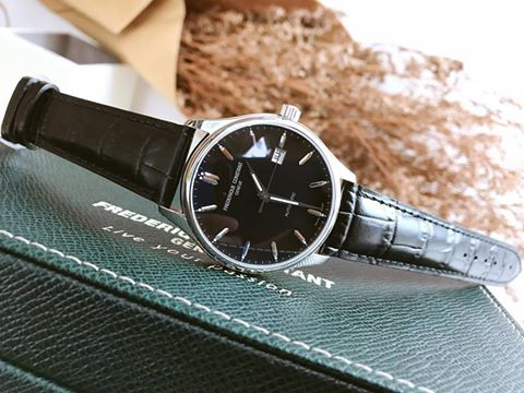 Đồng hồ nam hàng hiệu xách tay Frederique Constant FC303B5B6 mặt đen tinh tế