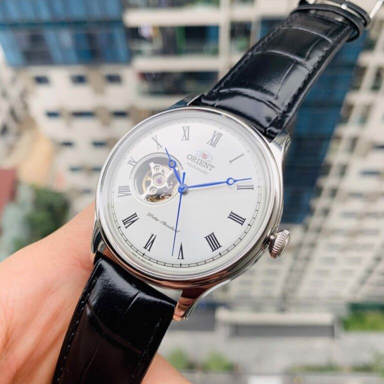 Thiết kế lộ cơ độc đáo của Orient Caballero FAG00003W0, một mẫu đồng hồ dưới 5 triệu