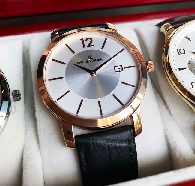 Đồng hồ Jacques Lemans JL-40-1D với mặt số sắc nét
