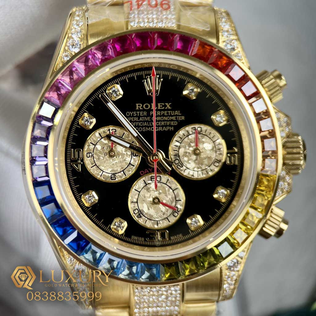 Chiếc Rolex Daytona Rainbow mạ vàng rực rỡ, một phiên bản góp phần vào danh sách đồng hồ Rolex giá cao nhất trên thị trường.