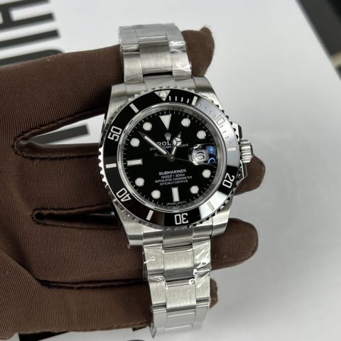 Đồng hồ nam Rolex Submariner cao cấp Thụy Sỹ với mặt số đen và vỏ thép không gỉ