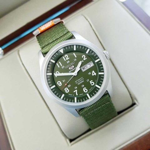 Đồng Hồ Seiko Quân Đội Size 42mm: Biểu Tượng Của Phong Cách Mạnh Mẽ Và Bền Bỉ