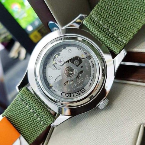 Đồng Hồ Seiko Quân Đội Size 42mm: Biểu Tượng Của Phong Cách Mạnh Mẽ Và Bền Bỉ