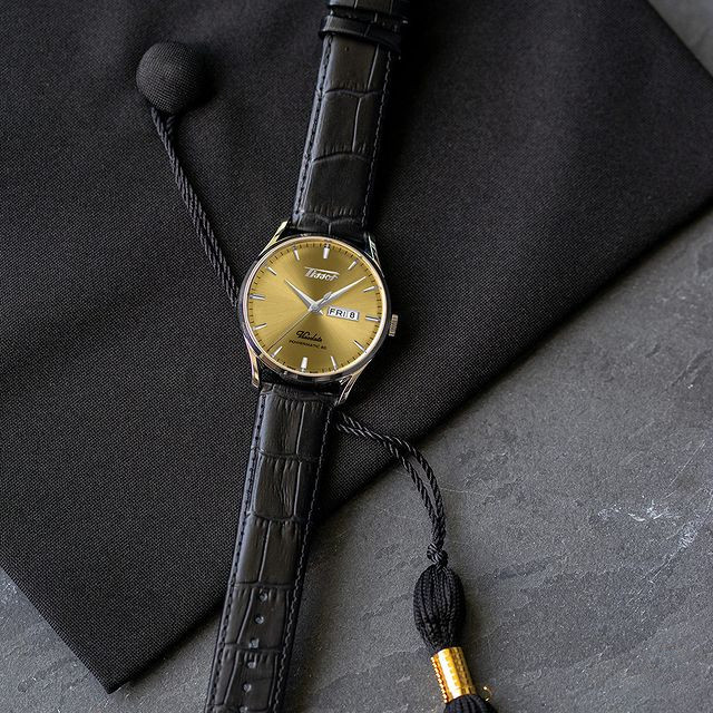 Chi tiết mặt số đồng hồ Tissot Heritage Visodate Powermatic 80 nam