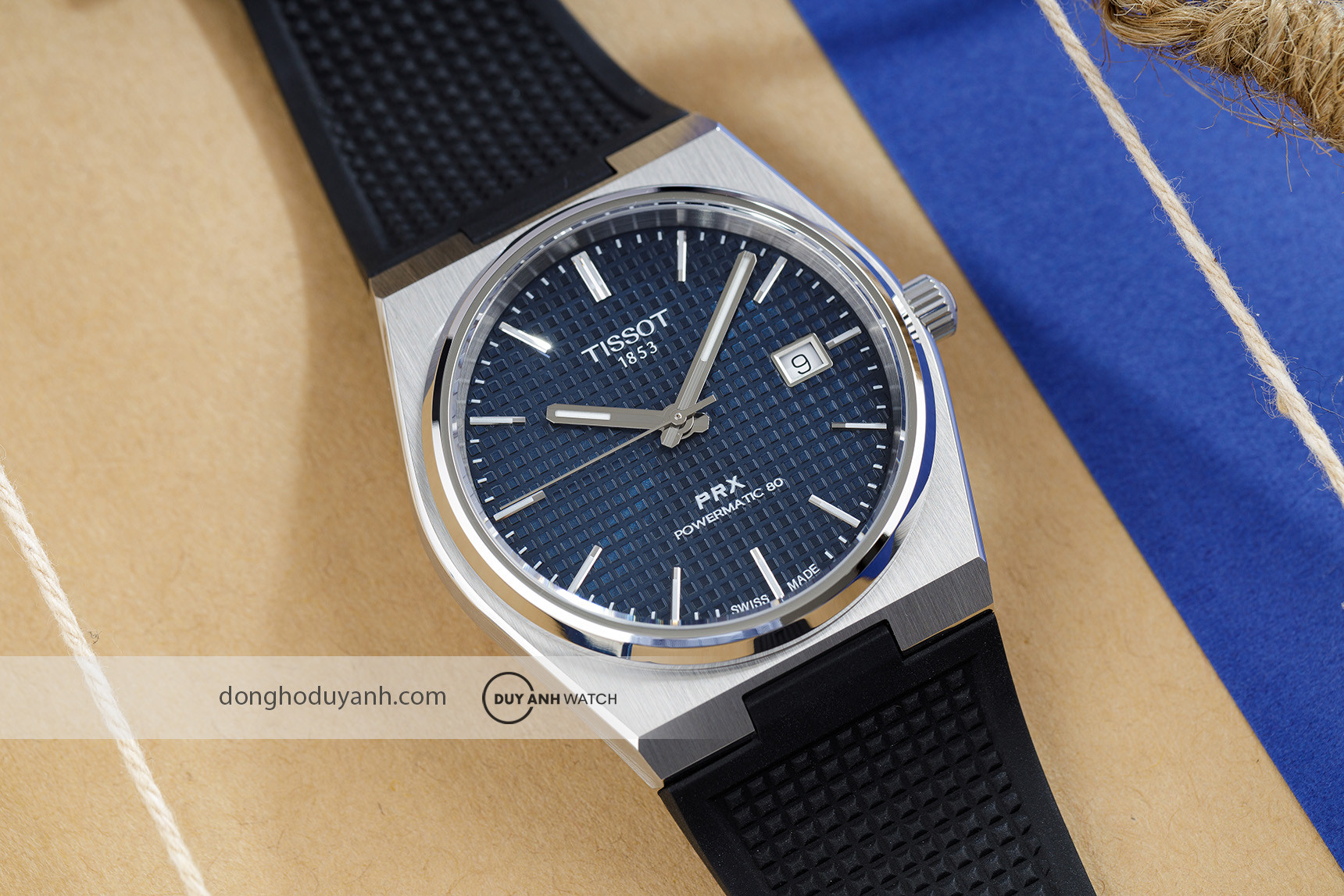 Đồng hồ nam Tissot PRX Powermatic 80, biểu tượng cho sự chính xác và bền bỉ, giúp nhận diện tình trạng kim giây đồng hồ Tissot không chạy.