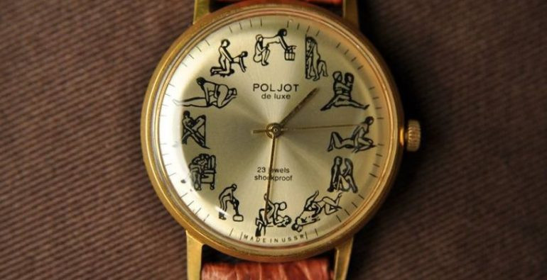 Chiếc đồng hồ Poljot 12 tư thế được nhiều người chơi sưu tầm, thể hiện sự yêu thích đối với những mẫu đồng hồ độc đáo này