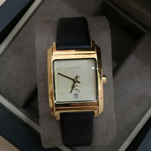 Đồng Hồ Burberry Nữ Mặt Vuông: Tôn Vinh Phong Cách Cổ Điển Hiện Đại Đồng Hồ Burberry Nữ Mặt Vuông: Tôn Vinh Phong Cách Cổ Điển Hiện Đại