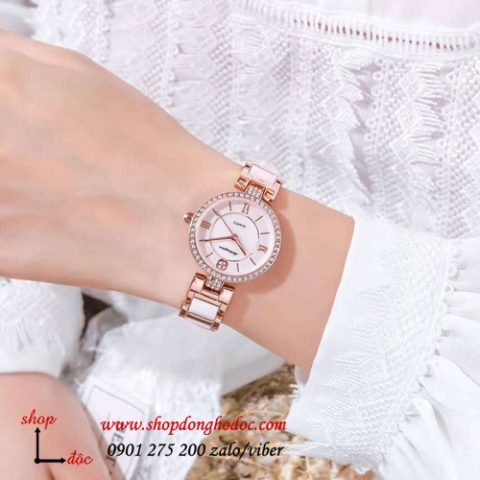 Đồng hồ Nữ Dây Da Màu Hồng: Biểu Tượng Của Sự Nữ Tính Và Tinh Tế