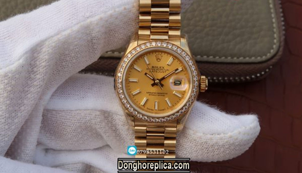 Đồng hồ nữ Rolex dây mạ vàng Datejust trên tay, tổng quan vẻ đẹp sang trọng