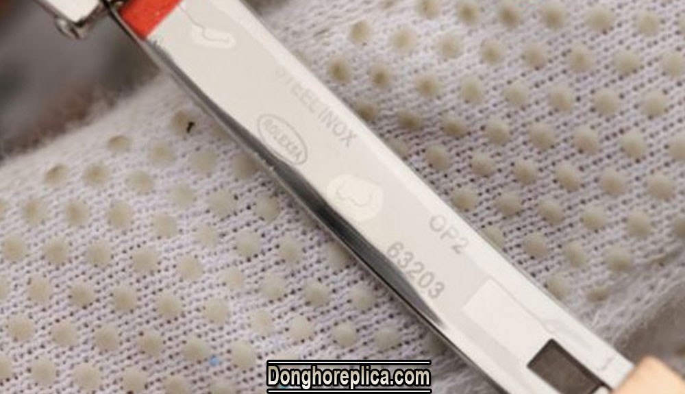 Thiết kế dây đeo Jubilee và khóa Crownclasp của đồng hồ nữ Rolex dây mạ vàng
