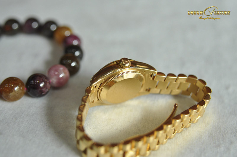 Đồng hồ Rolex nữ vàng đúc 18K đã qua sử dụng nhưng vẫn bền đẹp