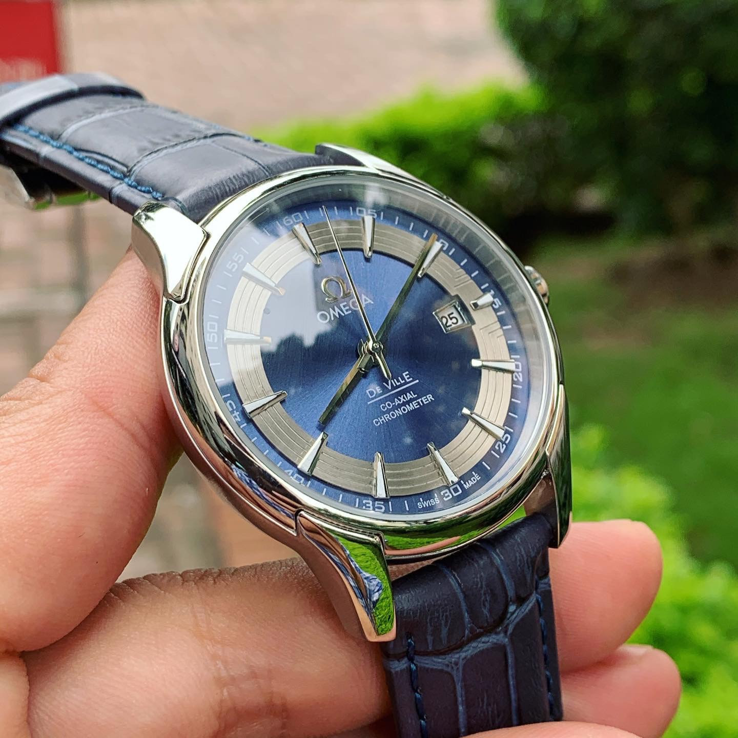 Đồng hồ Omega De Ville với vật liệu cao cấp và thiết kế tinh xảo