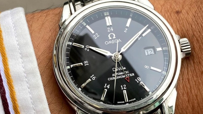 Thiết kế mặt số đồng hồ Omega Deville với cọc số La Mã