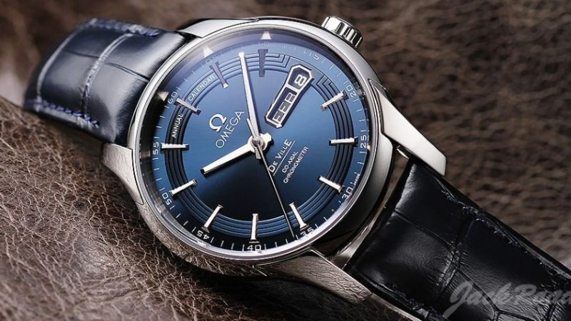 Tính năng của đồng hồ Omega Deville: lịch, bấm giờ thể thao