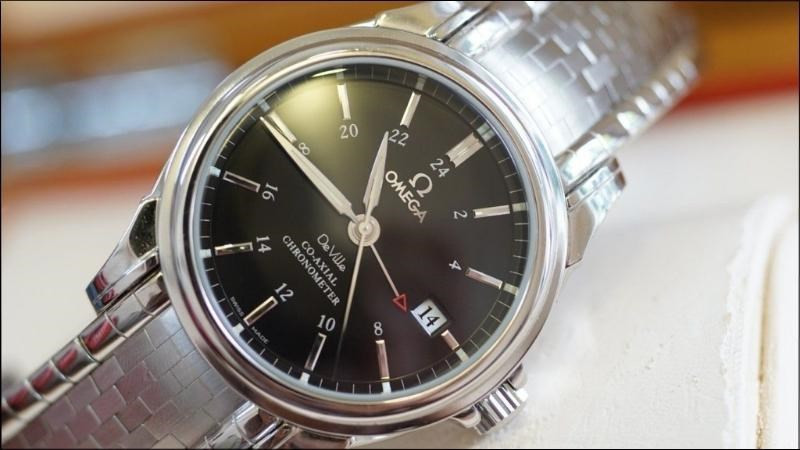 Kiểm tra dây đeo đồng hồ Omega Deville để phân biệt thật giả