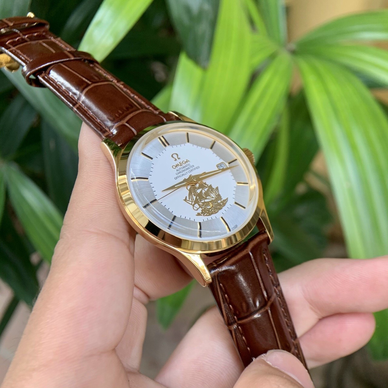 Đồng hồ Omega nam dây da Thuận Buồm Xuôi Gió, một biểu tượng của đồng hồ Omega Automatic dây da đẳng cấp