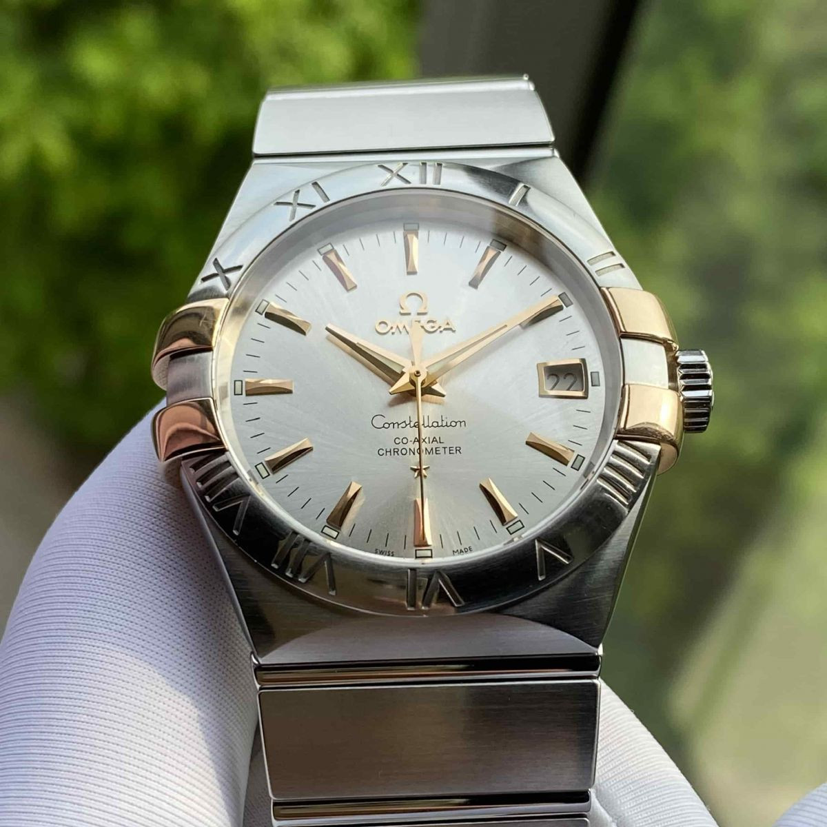 Đồng hồ Omega Speedmaster dây kim loại cá tính