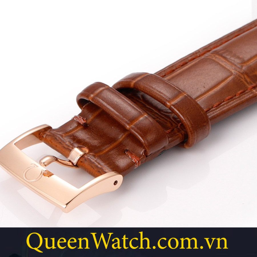 Dây da cao cấp màu nâu của đồng hồ Omega nam mạ vàng, ôm cổ tay thoải mái và tinh tế.