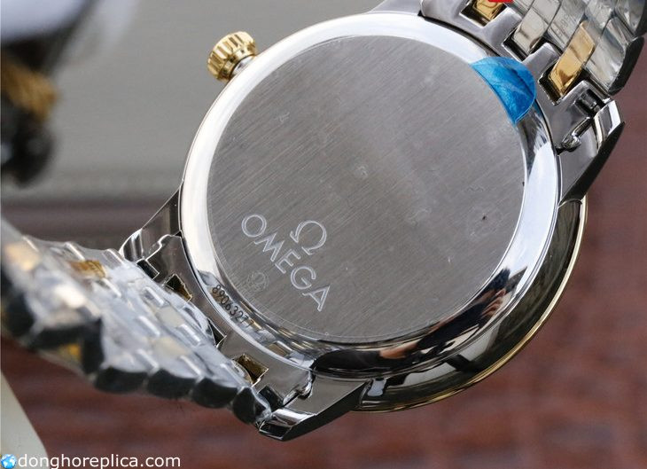 Đồng hồ Omega nam sapphire với bộ máy Thụy Sĩ