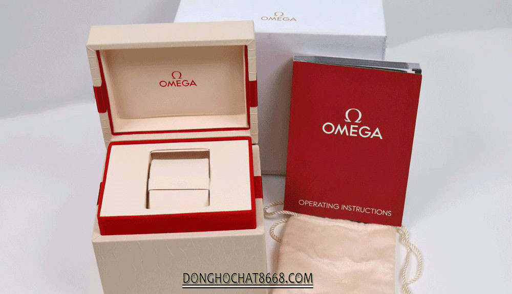 Các phụ kiện đi kèm khi mua đồng hồ Omega Stainless Steel Back Water Resistant chính hãng