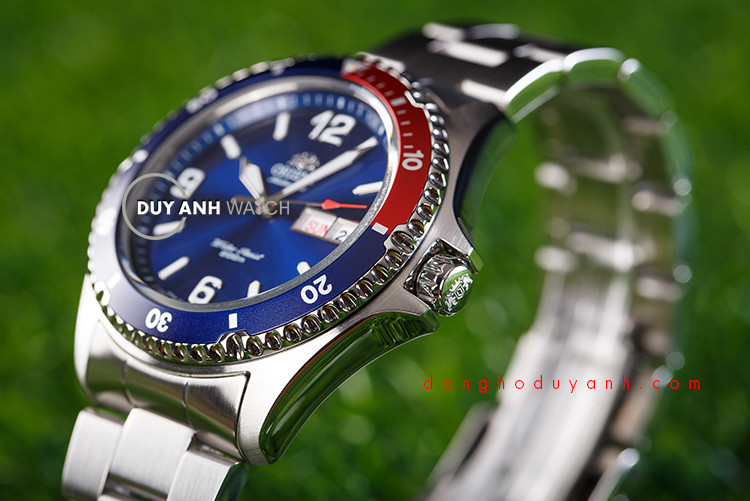 Đồng hồ lặn Orient Mako II FAA02009D9 mặt xanh, bezel xoay thể thao