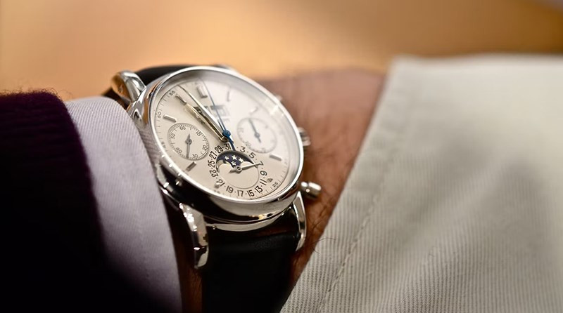Phiên bản Patek Philippe Reference 2499/100P Eric Clapton với lịch vạn niên và pha mặt trăng