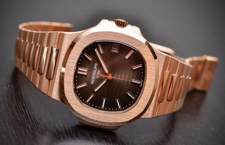 Đồng hồ Patek Philippe vàng với thiết kế sang trọng, biểu tượng của thương hiệu đồng hồ xa xỉ Thụy Sĩ