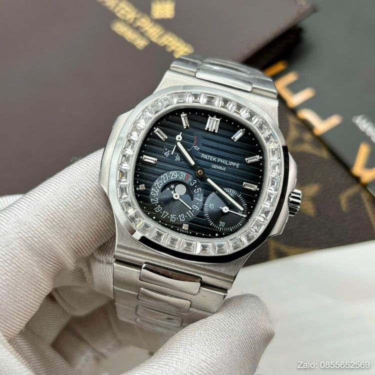 Đồng hồ Patek Philippe Nautilus 5724 đính đá cao cấp, mặt số xanh