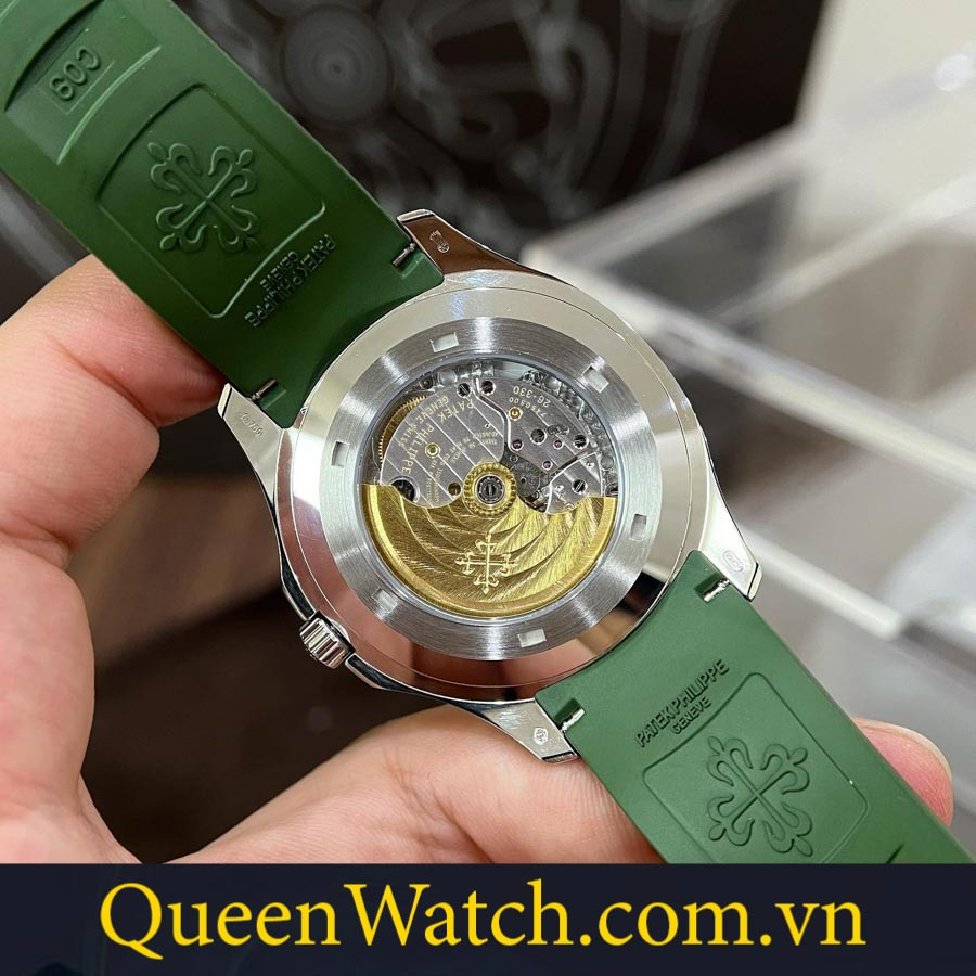 Hình ảnh bộ máy Caliber 324SC tự động bên trong đồng hồ Patek Philippe Hồng Kông, đảm bảo độ chính xác