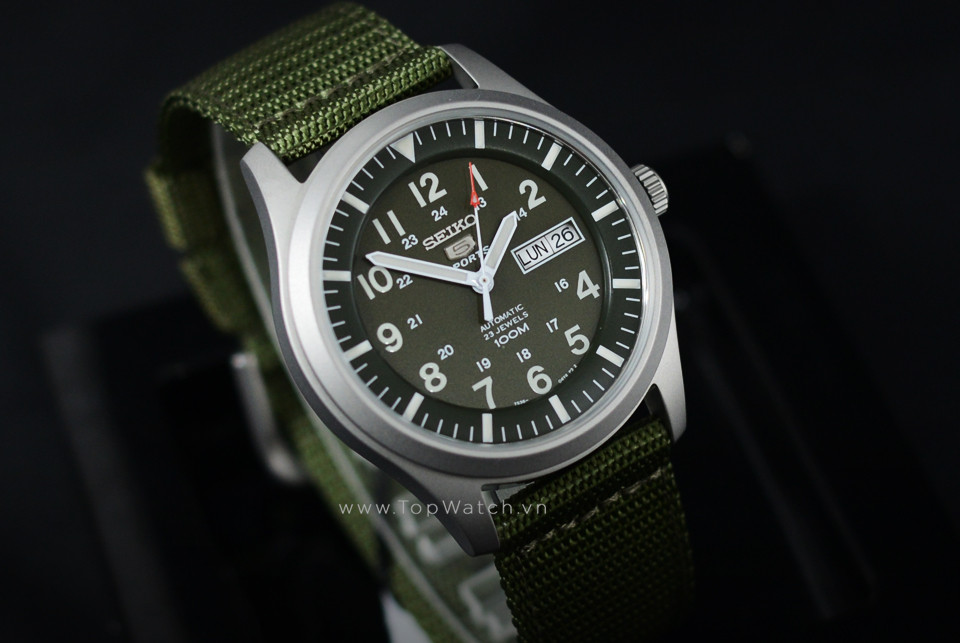 Đồng hồ Seiko 5 Automatic 23 Jewels quân đội, phong cách thể thao