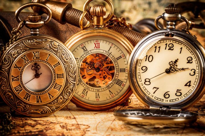 Đồng Hồ Quả Quýt: Hướng Dẫn Mua Sắm Và Nét Đẹp Cổ Điển Vượt Thời Gian