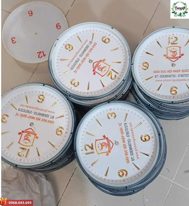 Đồng hồ quà tặng doanh nghiệp