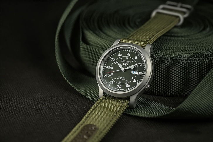 Cận cảnh bộ máy bền bỉ của đồng hồ Seiko quân đội chính hãng