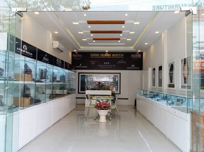 Không gian mua sắm sang trọng tại cửa hàng Đăng Quang Watch Gò Vấp