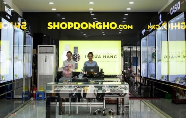Khung cảnh trưng bày sản phẩm tại Shop Đồng Hồ Nam Nữ Chính Hãng ở Gò Vấp