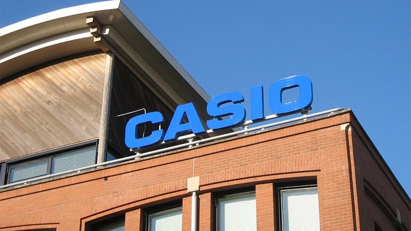 Logo thương hiệu đồng hồ Casio, biểu tượng của sự bền bỉ và công nghệ Nhật Bản