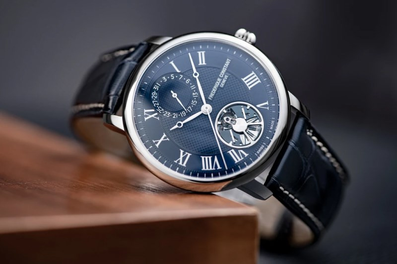 Vật liệu cao cấp trên đồng hồ Frederique Constant, cùng phân khúc với Revue Thommen