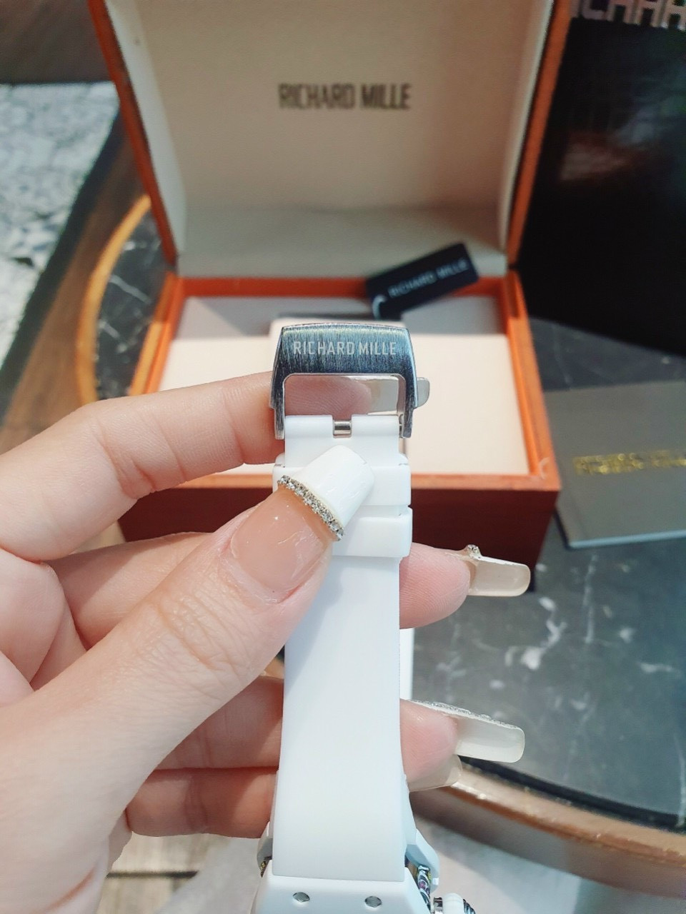 Đồng hồ nữ Richard Mille giá rẻ với độ hoàn thiện tỉ mỉ
