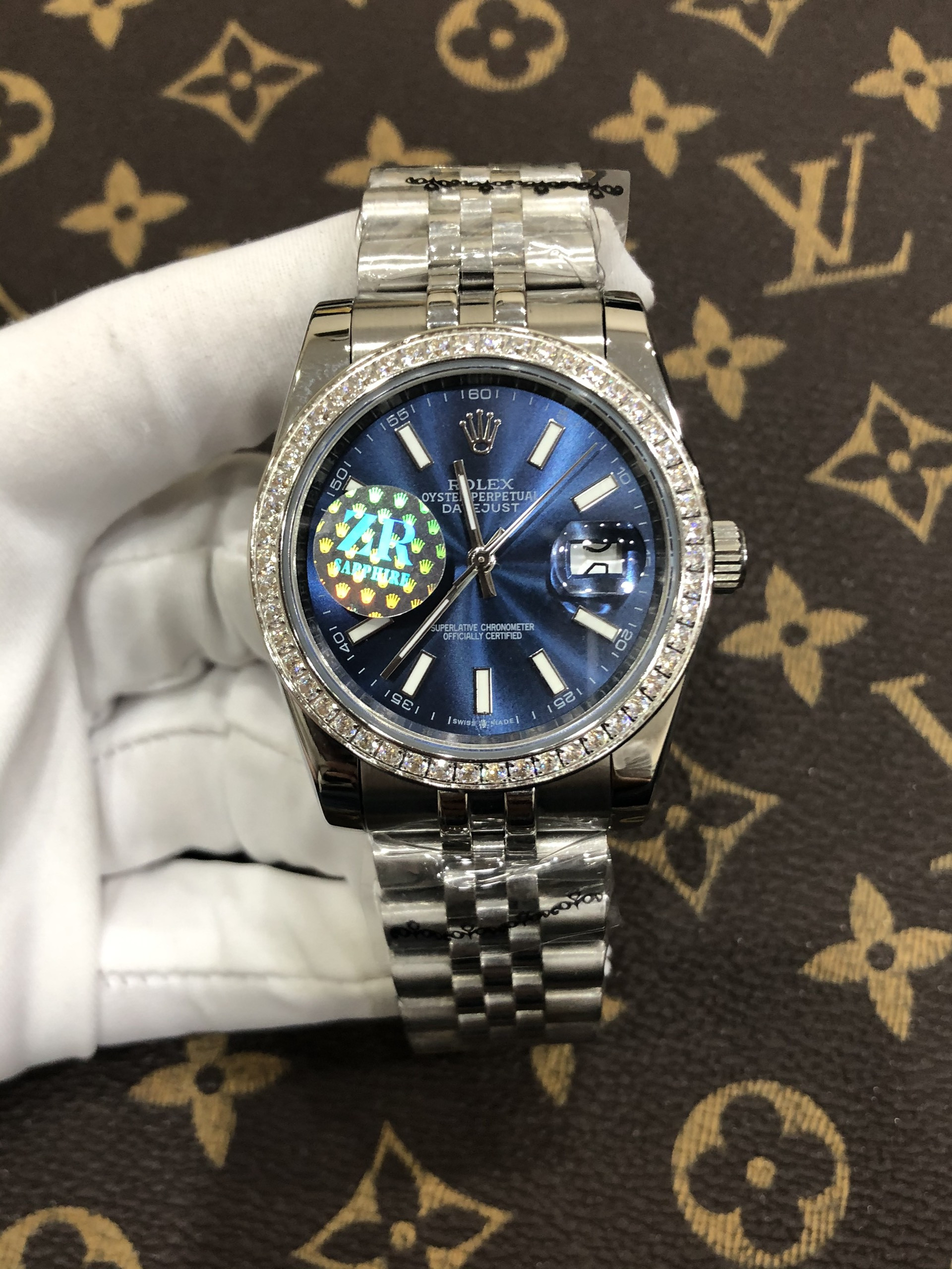 Đồng hồ Rolex đính đá mặt màu xanh