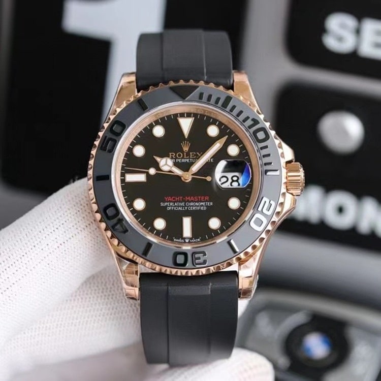 Dây Cao Su Đồng Hồ Rolex: Sự Kết Hợp Đỉnh Cao Của Sang Trọng và Tiện Dụng
