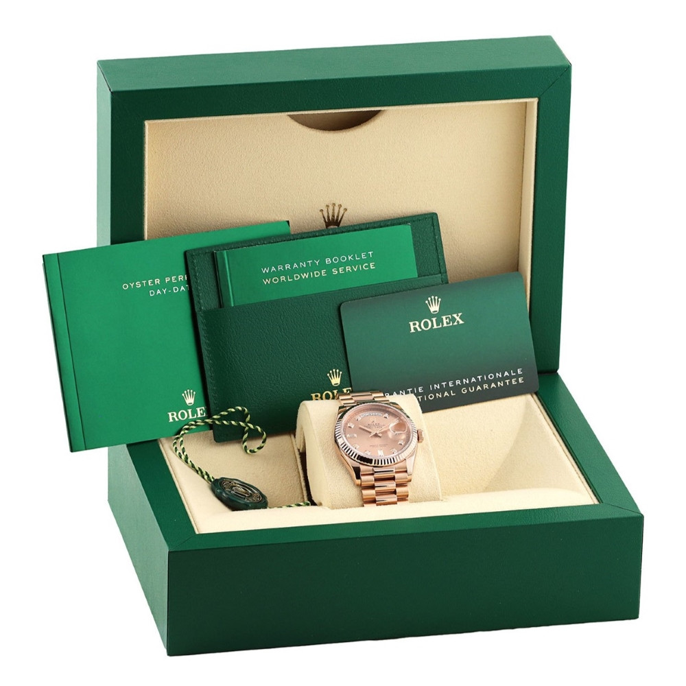 Rolex Day-Date 36 128235 bằng vàng hồng nguyên khối, minh chứng cho sự sang trọng của các dòng đồng hồ của Rolex
