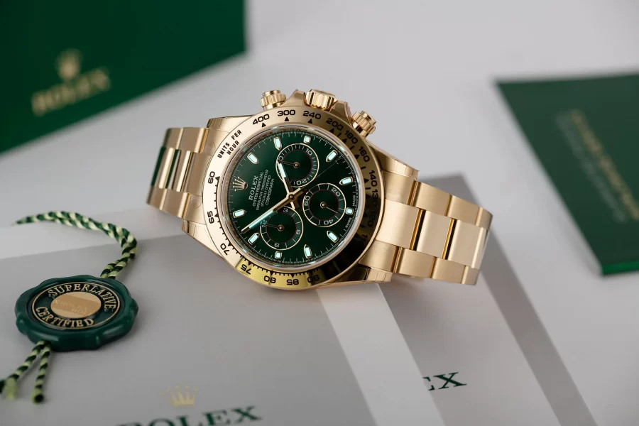 Đồng hồ Rolex Daytona 40mm với mặt số xanh lá