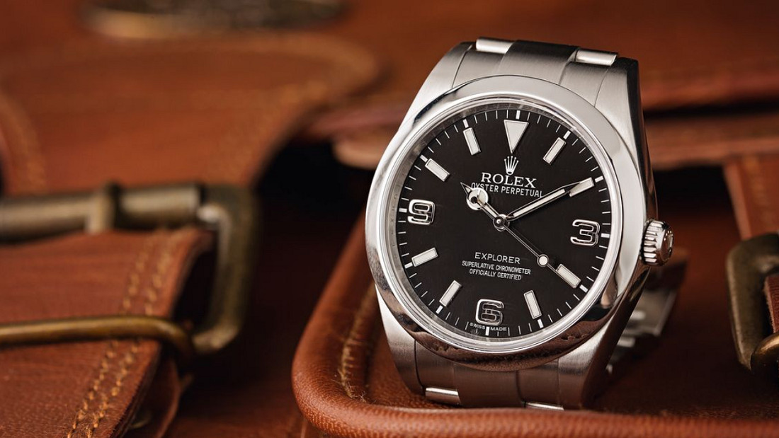rolex explorer mặt đen dây kim loại bền bỉ
