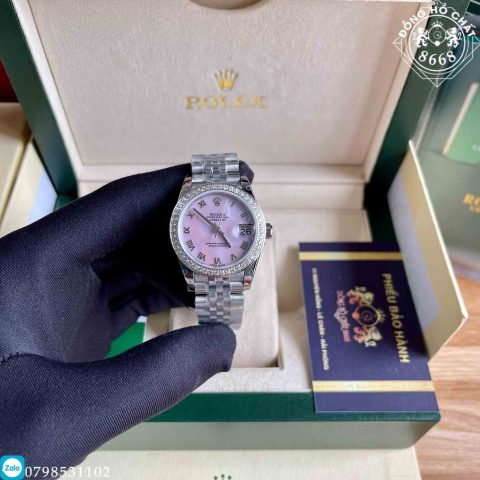 Mặt số hồng khảm trai và cọc số đính kim cương trên đồng hồ Rolex máy Thụy Sĩ cao cấp