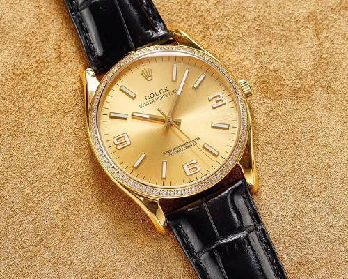 Đồng hồ Rolex Oyster Perpetual Datejust dây da đẳng cấp
